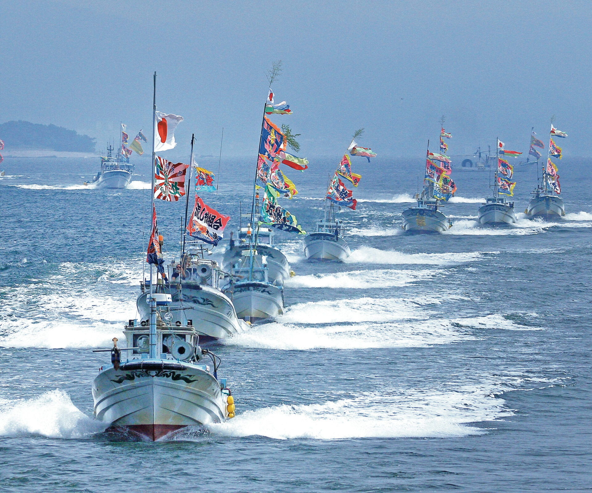 篠島で開催される「野島まつり」の船団パレード