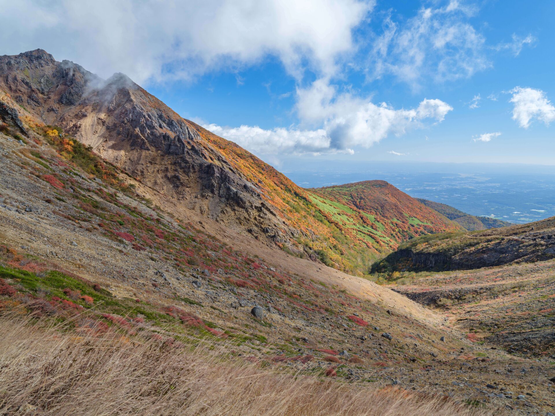 日本百名山に選定されている「朝日岳」