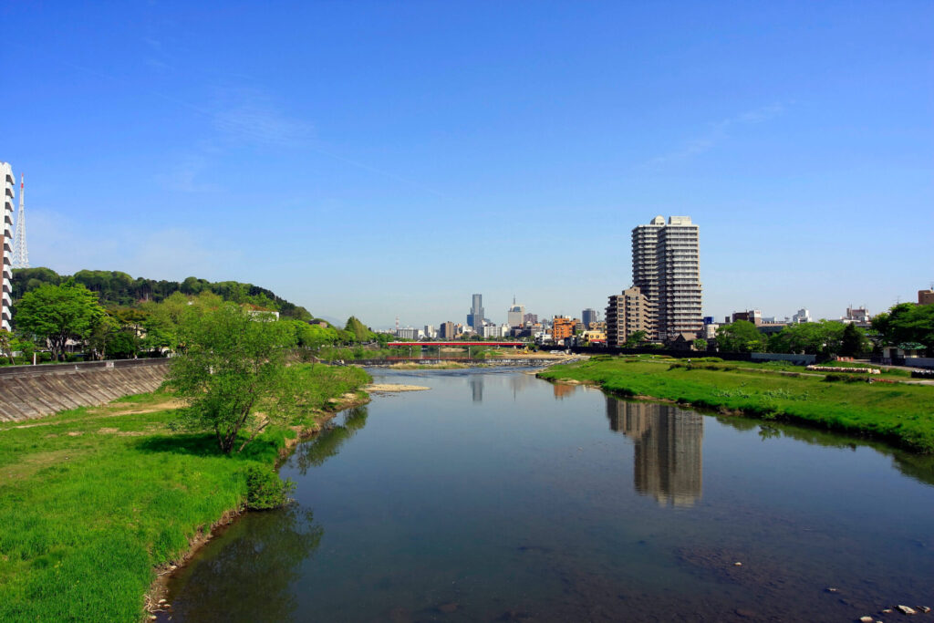 まちに潤いを与え、自然との調和を象徴する広瀬川