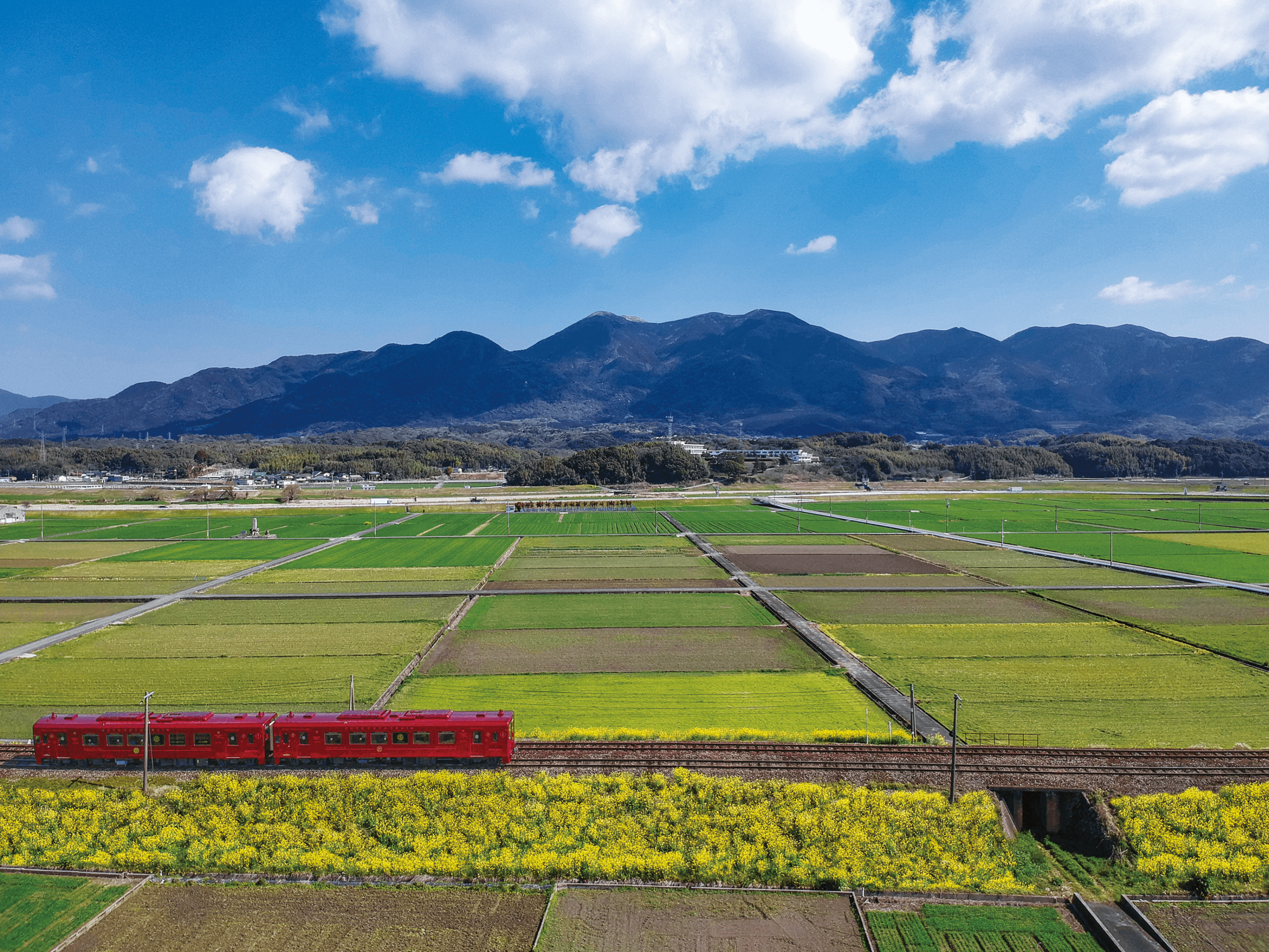福智山と平成筑豊鉄道