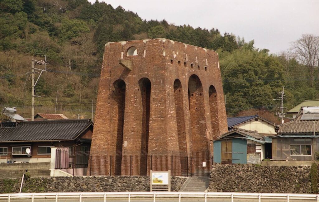 巻き上げ機台座