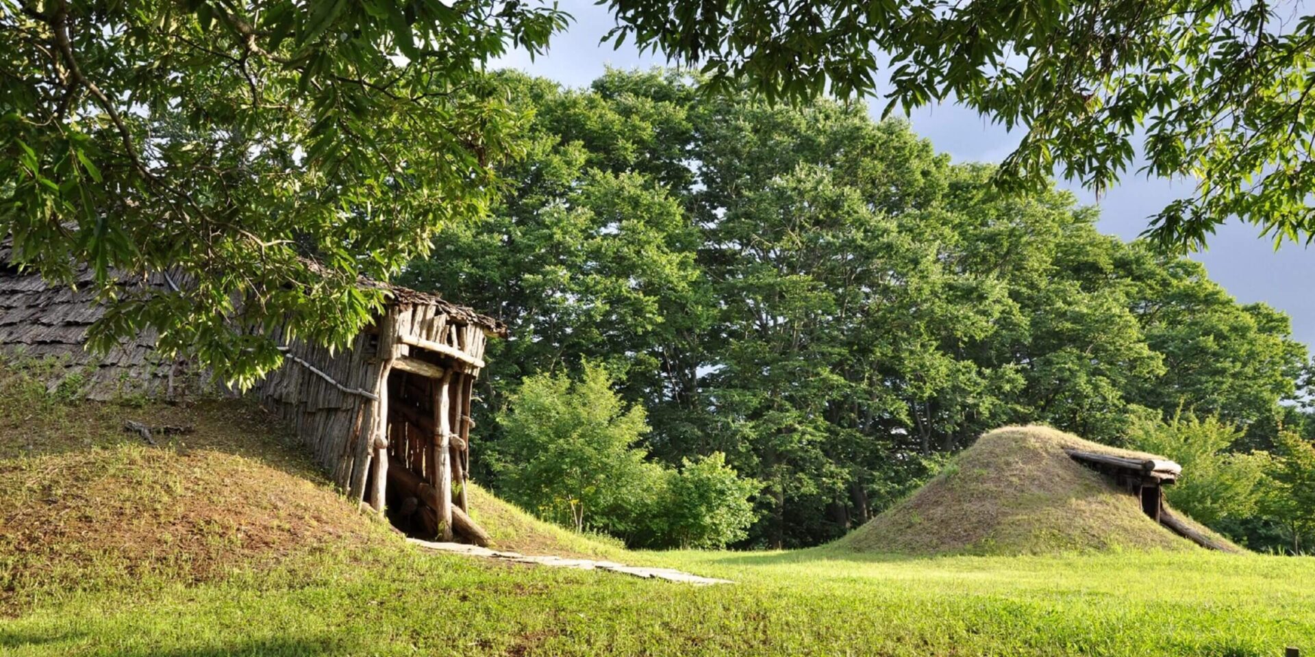 復元された竪穴建物