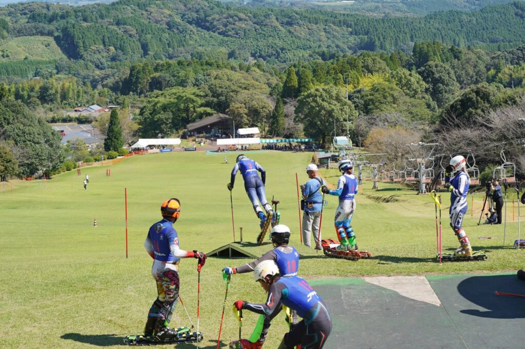 法華嶽公園のグラススキー場