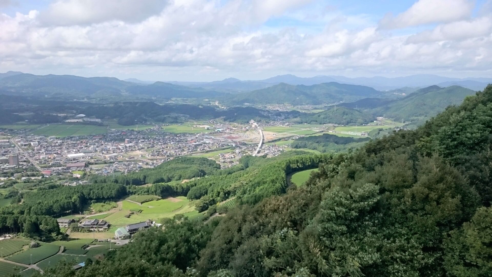 立岩展望台より嬉野温泉街を望む