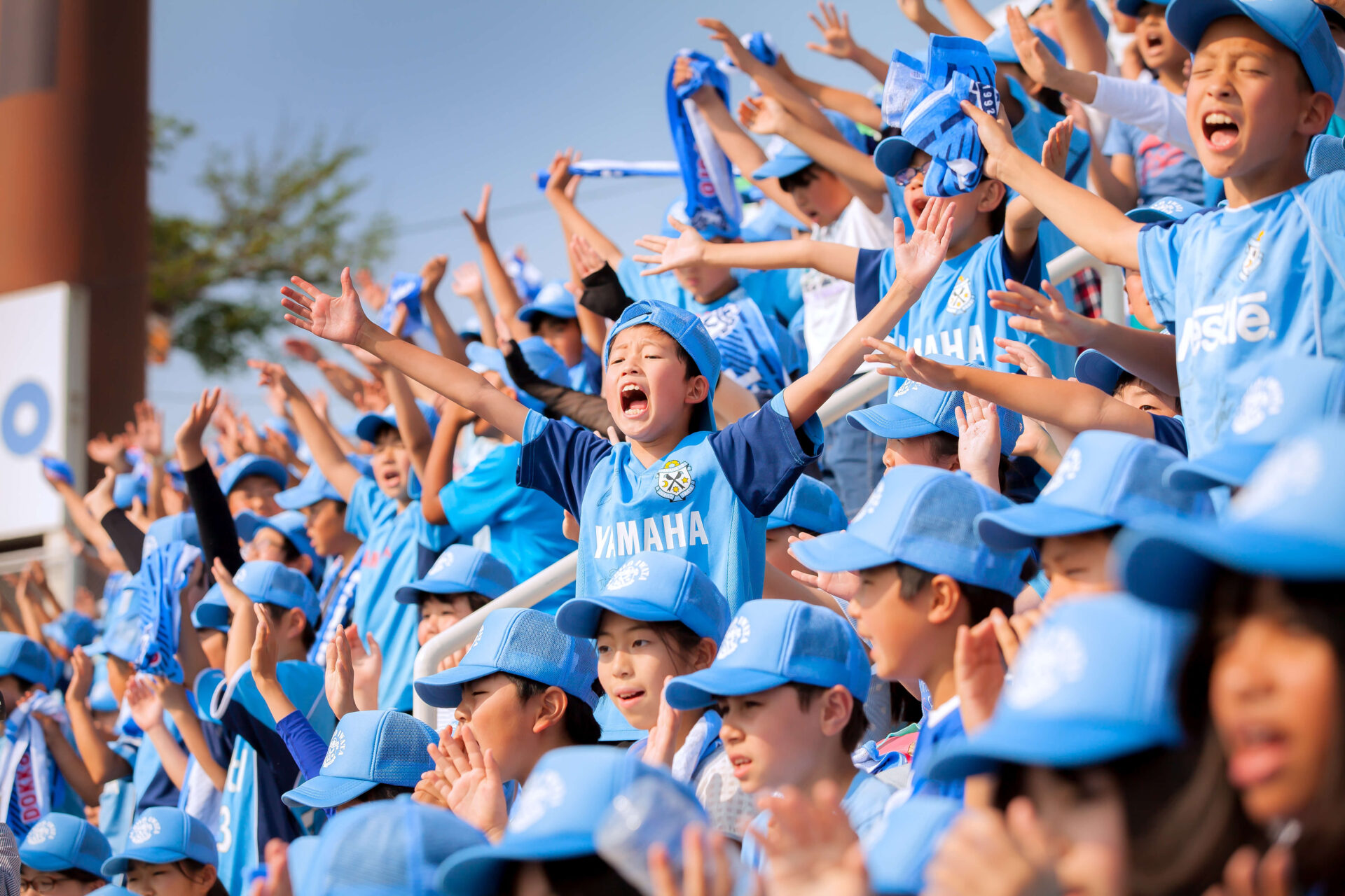 Jリーグ「ジュビロ磐田」小学生の一斉観戦