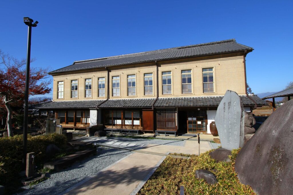 宮光園主屋