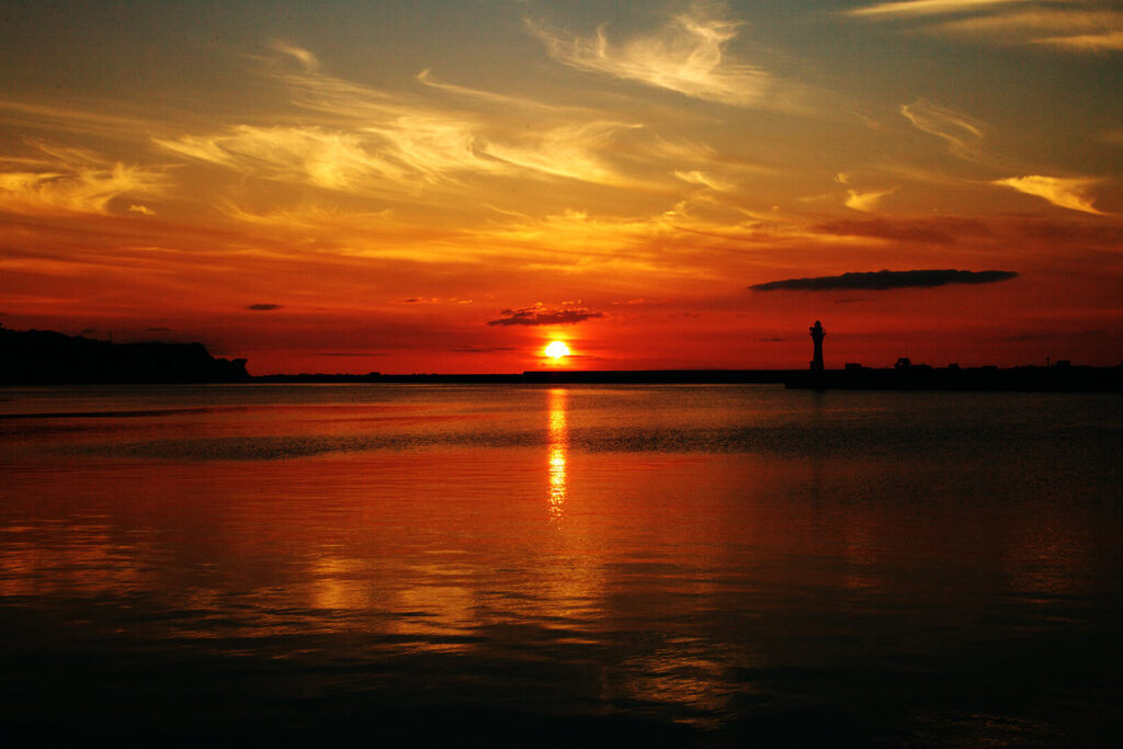 『日本の夕陽百選』日本海に沈む夕日