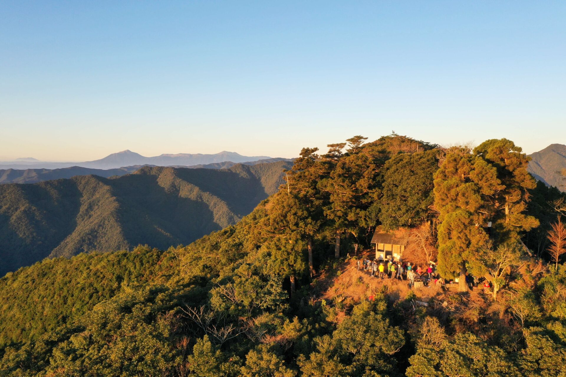 元日の御来光登山でも人気な釈迦ヶ岳