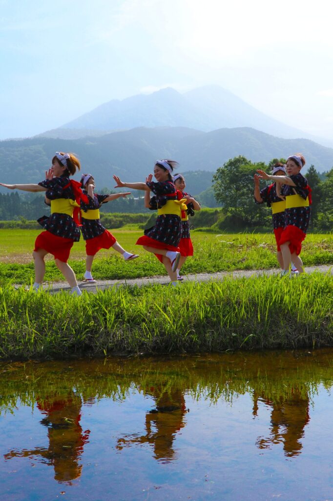 春の催事「御田植祭の奴踊り」
