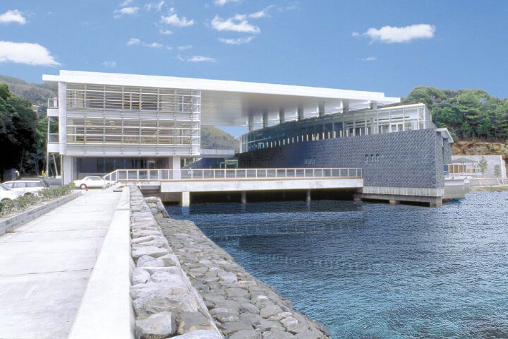 仮屋湾を一望できる立ち寄り湯・日帰り湯を楽しめる「玄海会場温泉パレア」