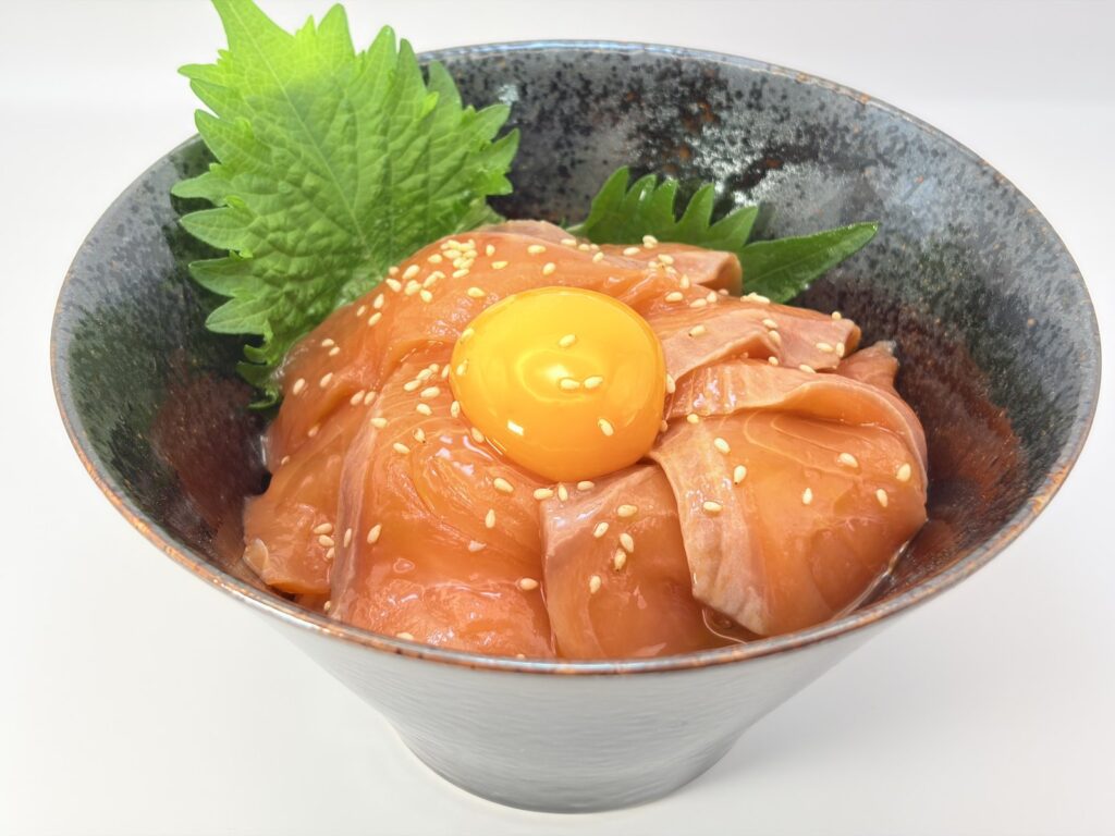 アトランティックサーモン漬け丼