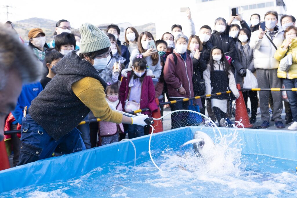 伊豆の恵みがめちゃくちゃ安い!?活気あふれる巨大物産市「伊東温泉めちゃくちゃ市」